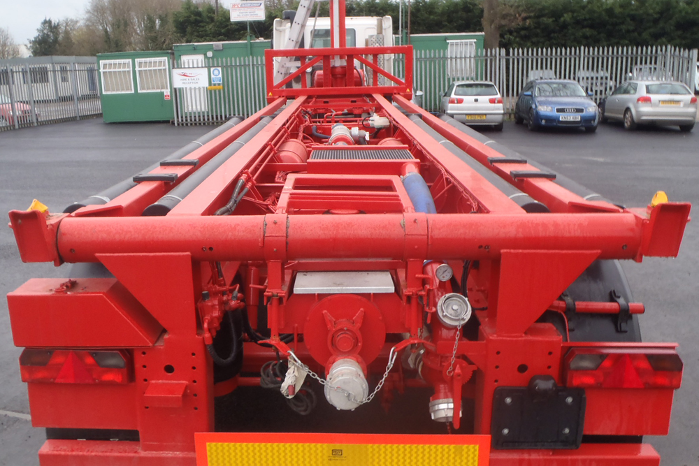 Skelly Tipping Bag in Box Trailer